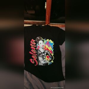 (5 For $45) ☀️Gildan Black Selena Graphic Tee - Short Sleeve